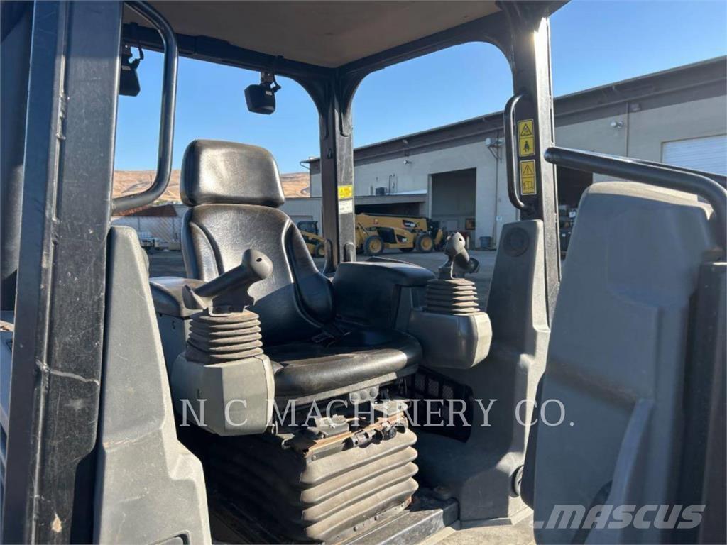 CAT D3K2 XLCN Pásové dozery