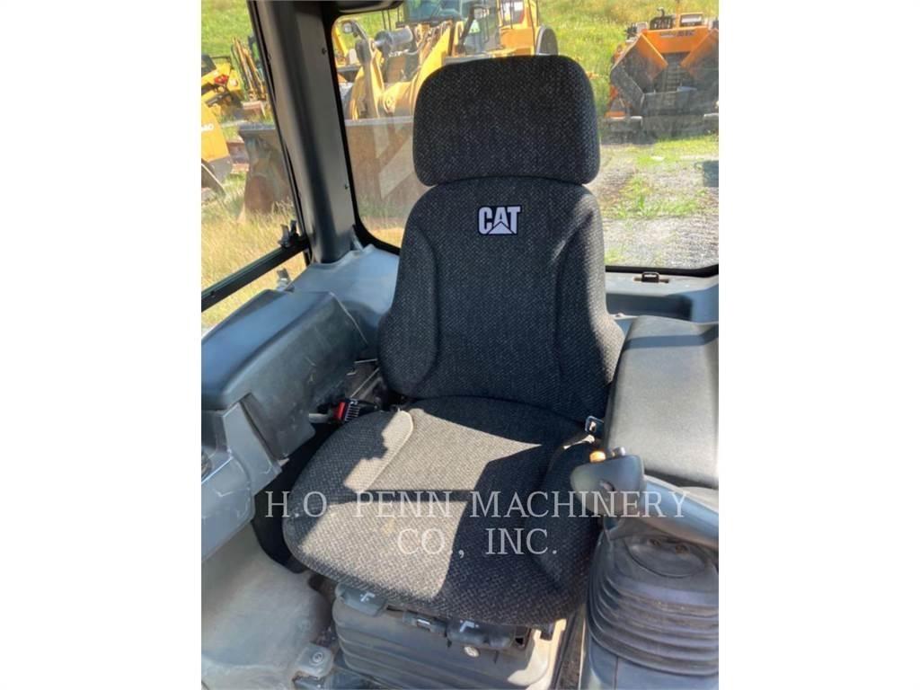 CAT D3K2XL Pásové dozery