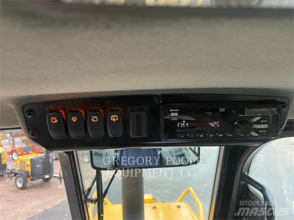 CAT D3K2XL Pásové dozery