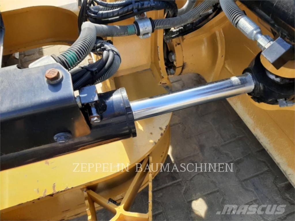 CAT D4-16A Pásové dozery