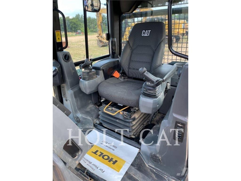 CAT D4 CAB Pásové dozery