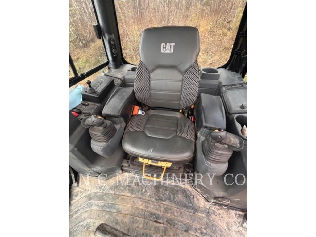 CAT D4 LGPVPAT Pásové dozery