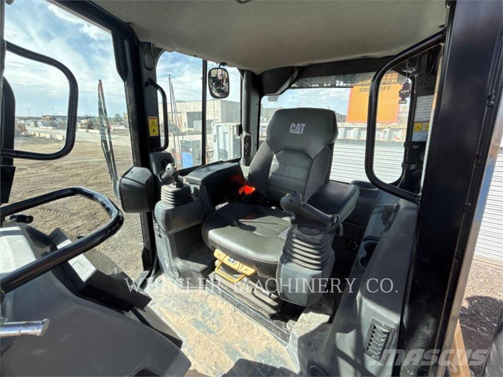 CAT D4 XL Pásové dozery