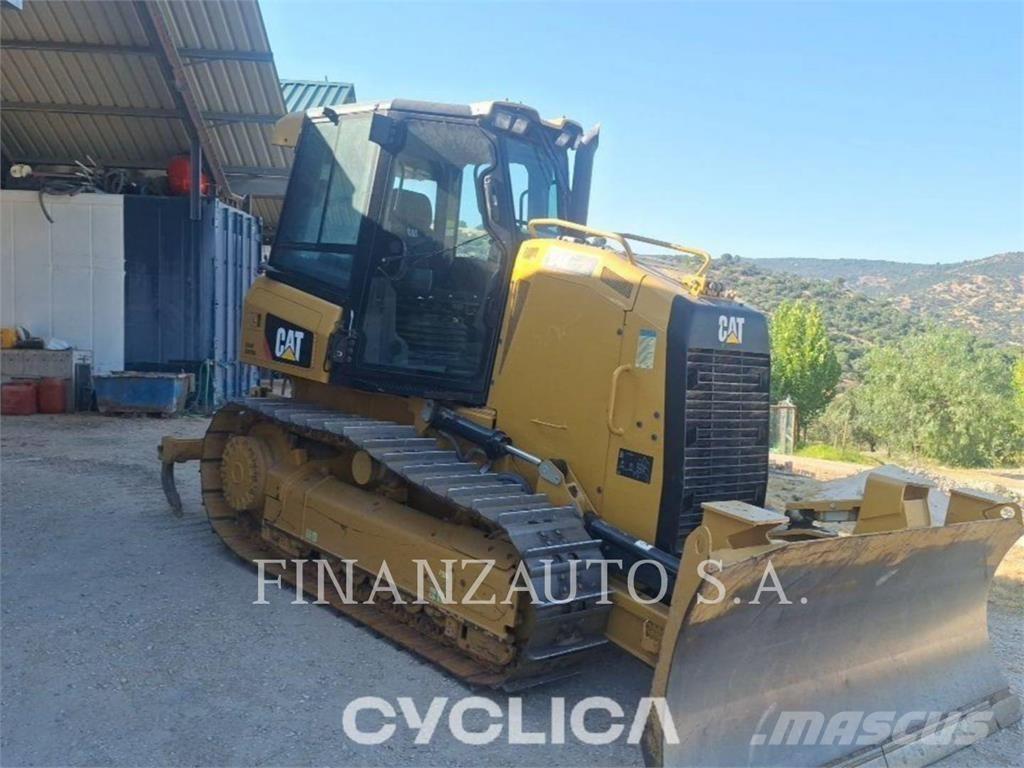 CAT D4K2 Pásové dozery