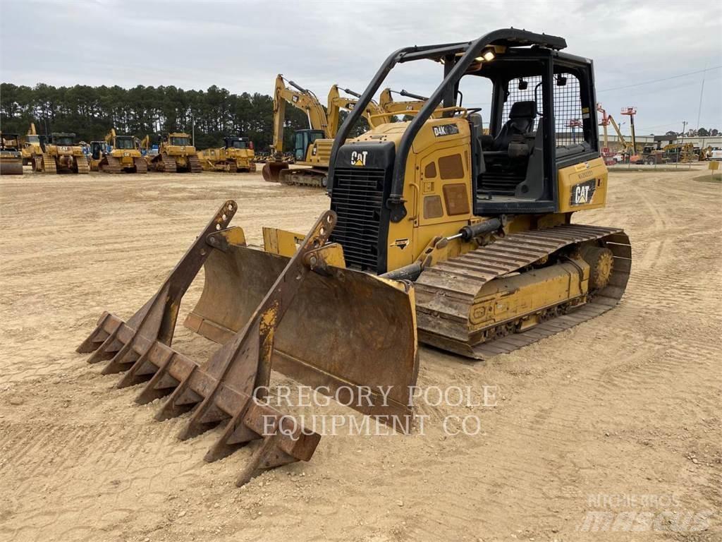 CAT D4K2LGP Pásové dozery