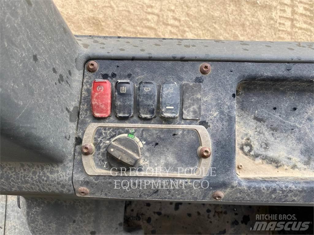 CAT D4K2LGP Pásové dozery