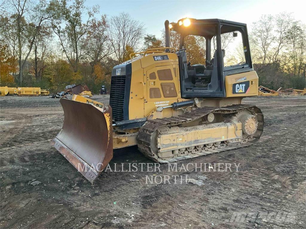 CAT D4K2X 4F Pásové dozery