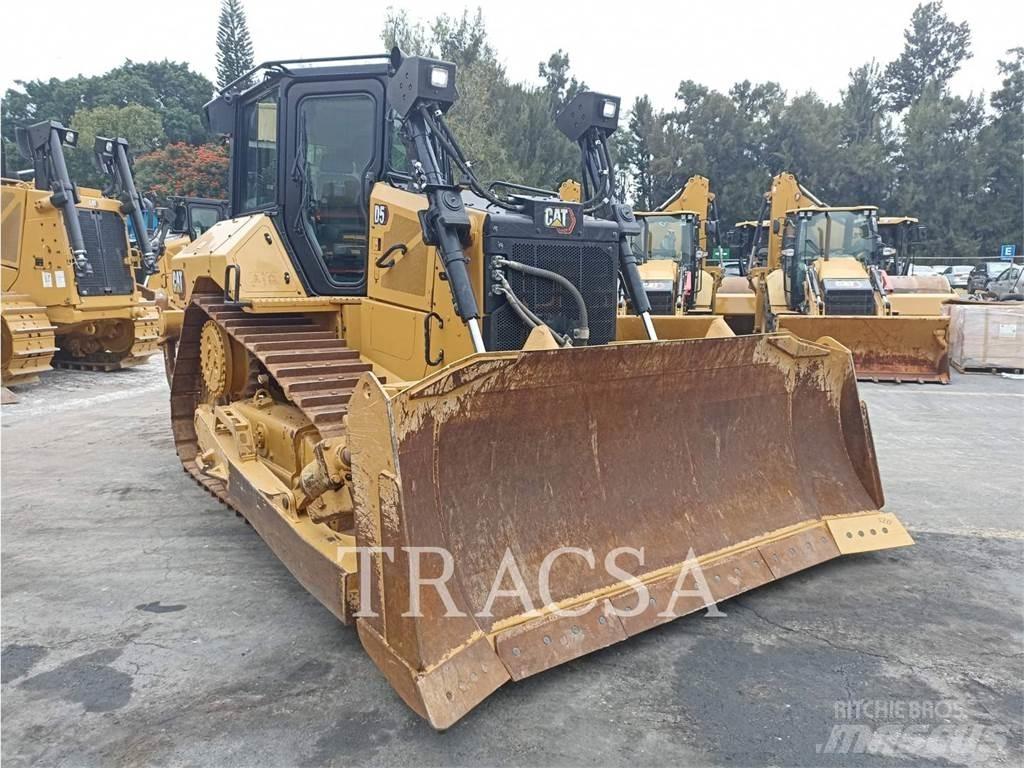 CAT D5 Pásové dozery