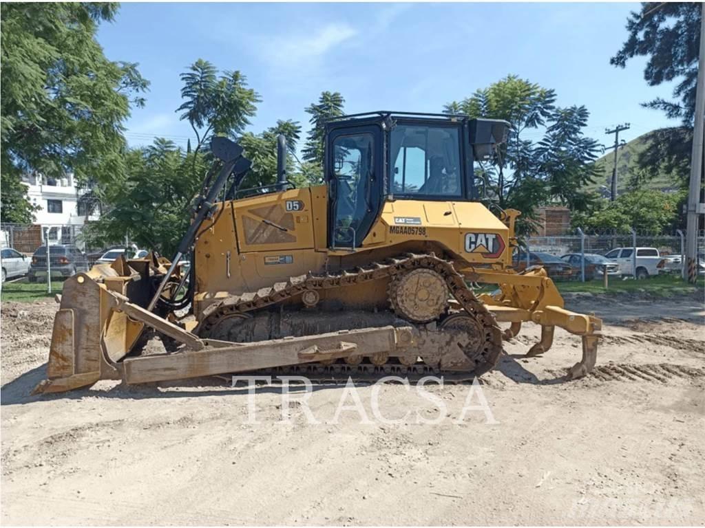 CAT D5 Pásové dozery