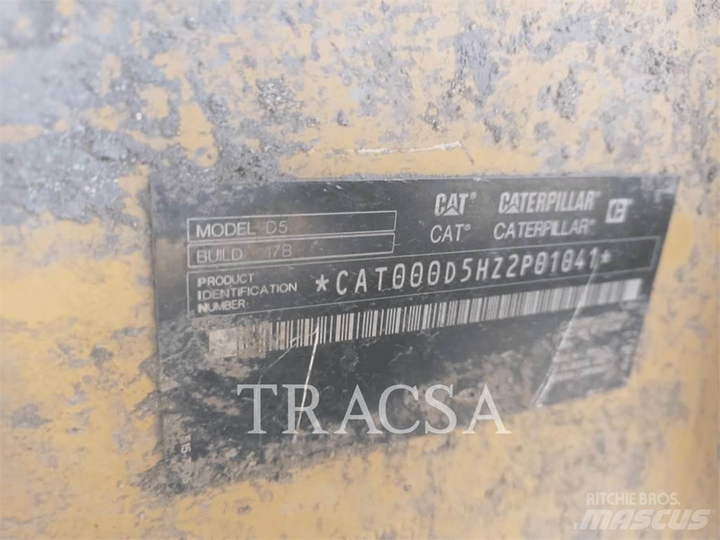 CAT D5 Pásové dozery