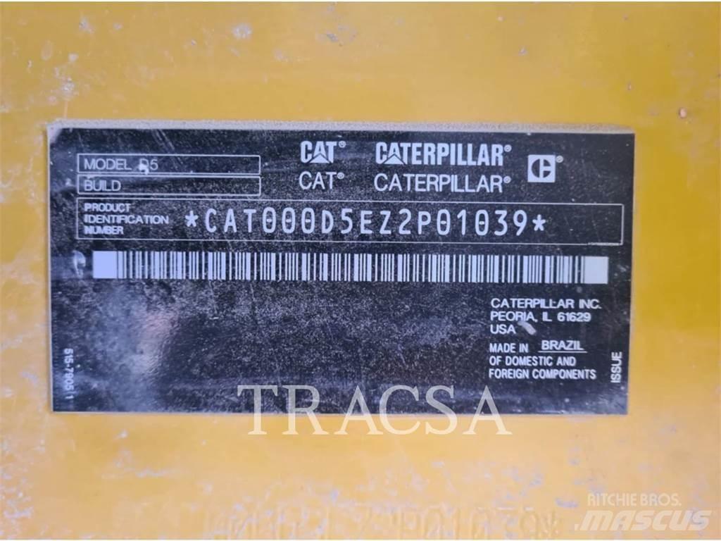 CAT D5 Pásové dozery