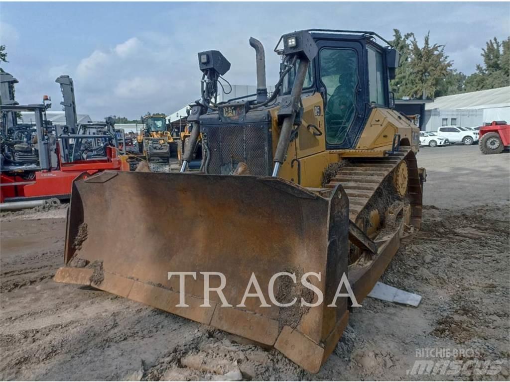 CAT D5 Pásové dozery
