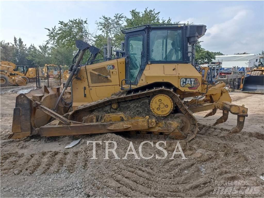 CAT D5 Pásové dozery