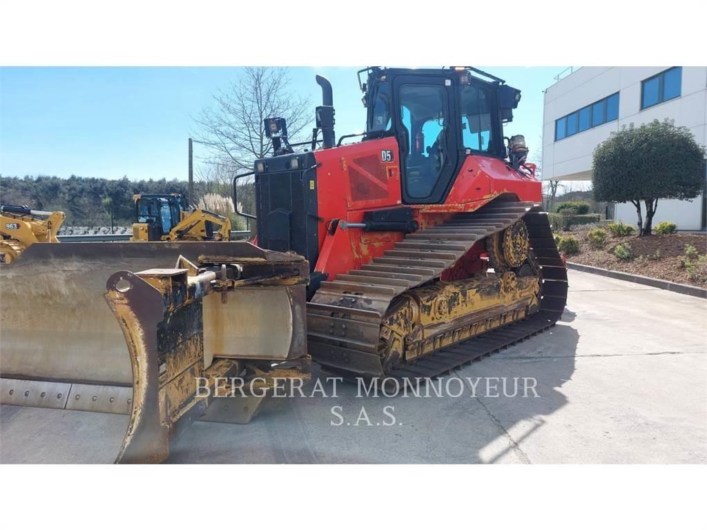 CAT D5 Pásové dozery