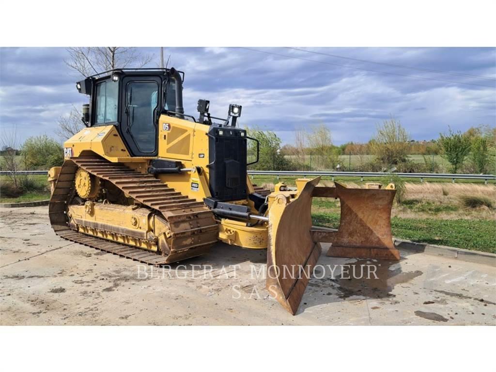 CAT D5 Pásové dozery
