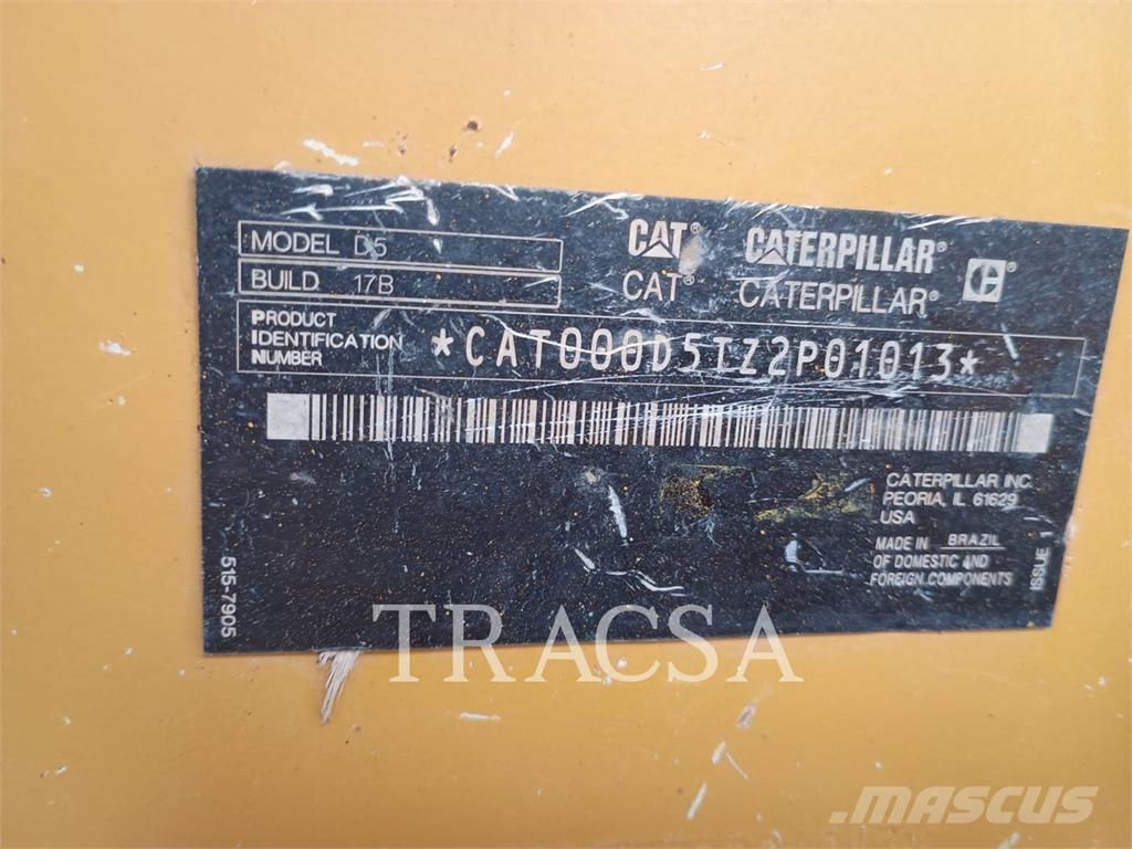 CAT D5 Pásové dozery