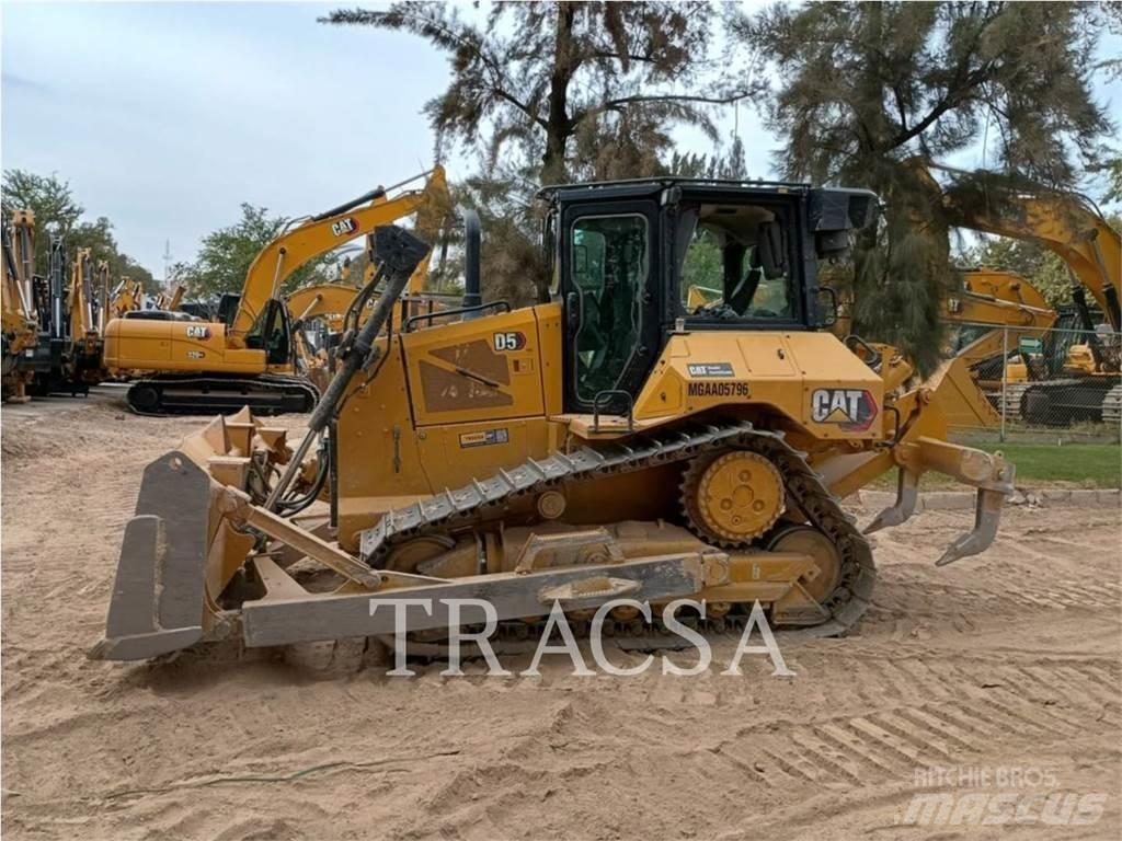 CAT D5 Pásové dozery