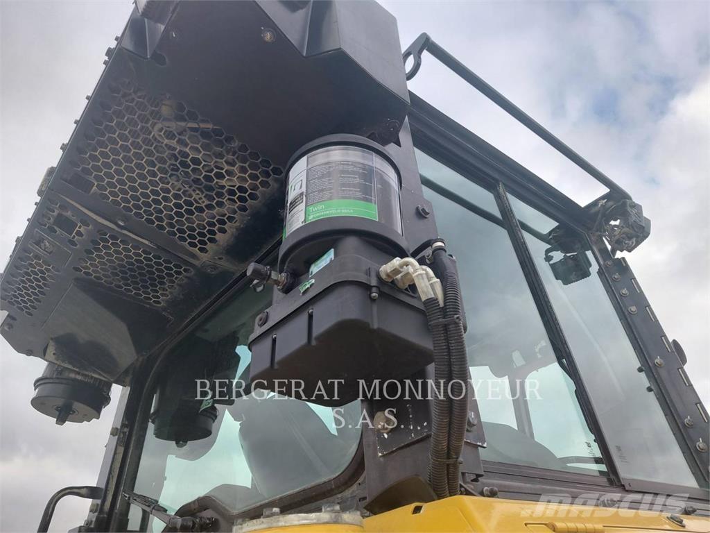 CAT D5 Pásové dozery