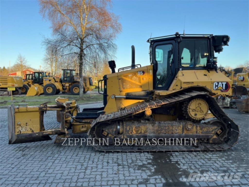 CAT D5 Pásové dozery