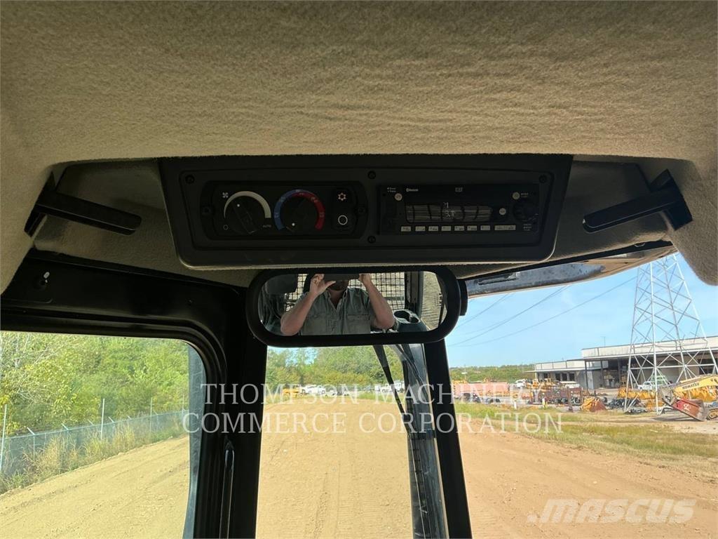 CAT D5 LGP Pásové dozery