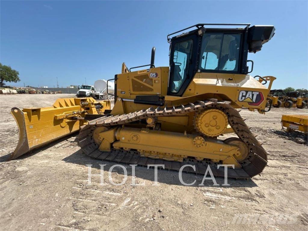 CAT D5 LGPVP Kolové nakladače