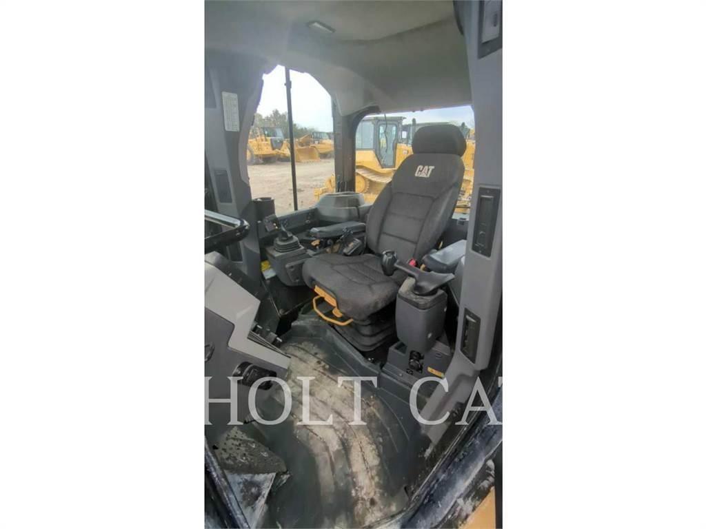 CAT D5 VP Pásové dozery