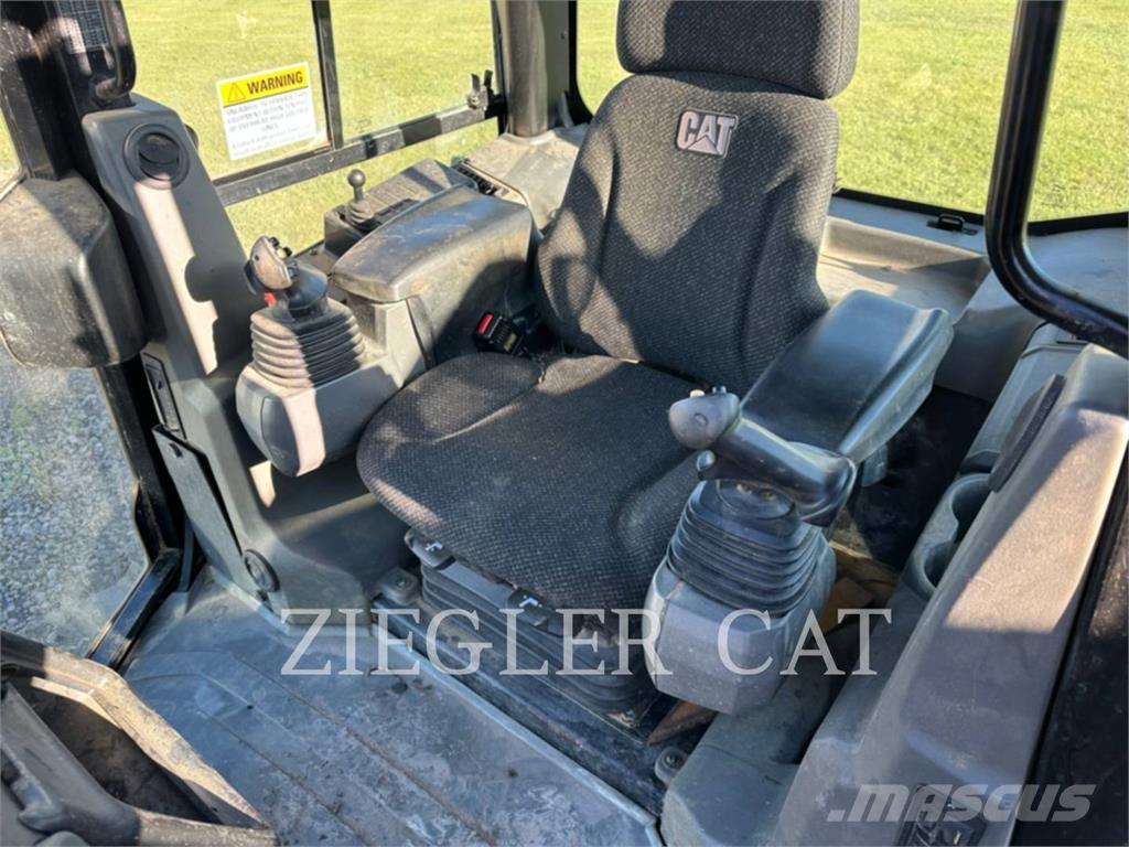 CAT D5K2 Pásové dozery