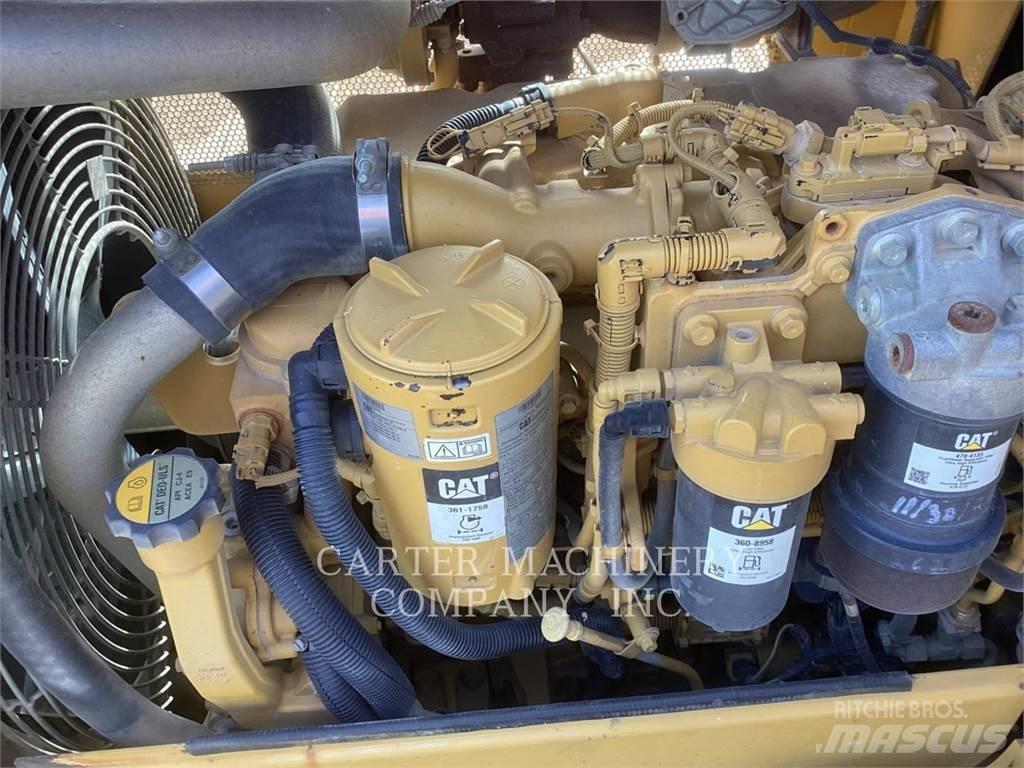 CAT D5K2LGP Pásové dozery