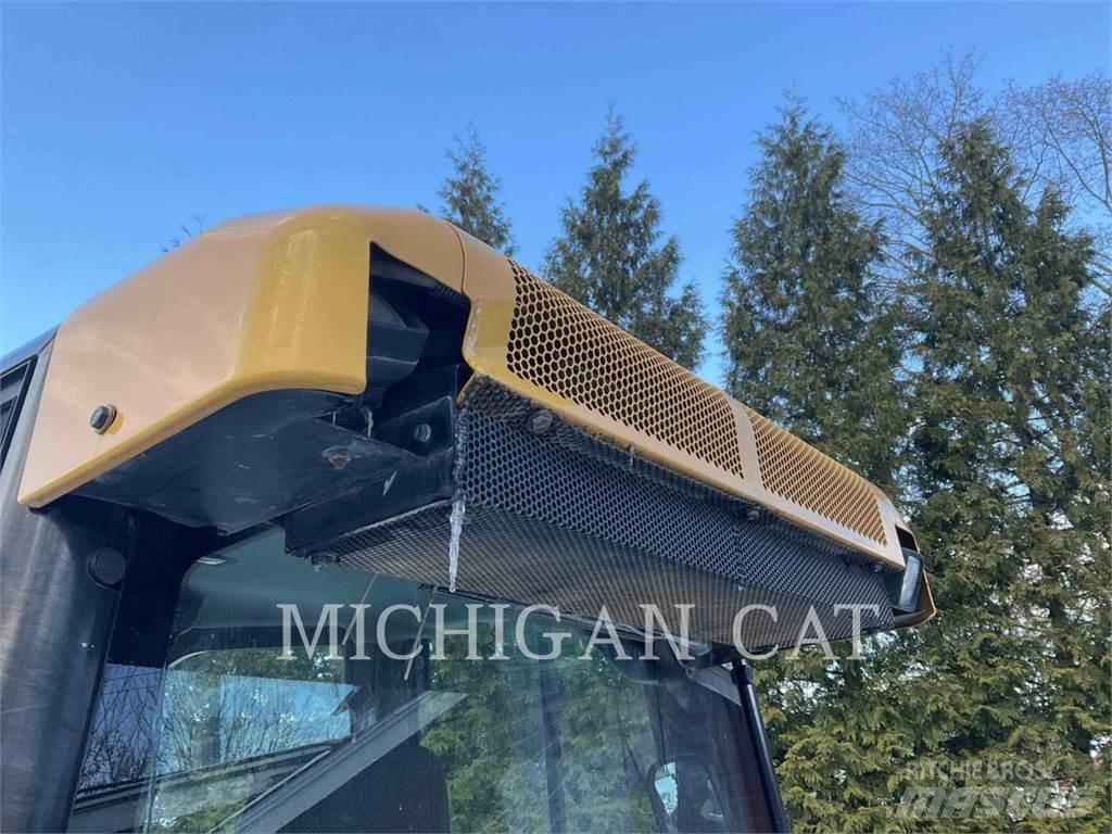 CAT D5K2X ASZ24F Pásové dozery