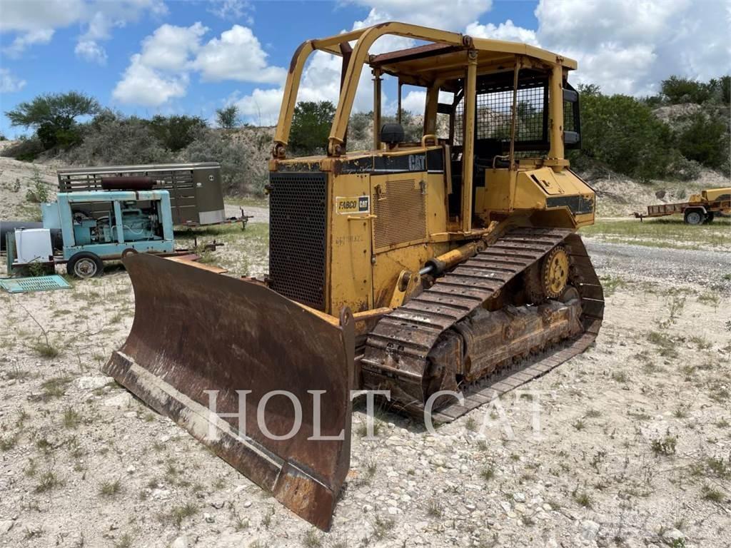 CAT D5M Pásové dozery