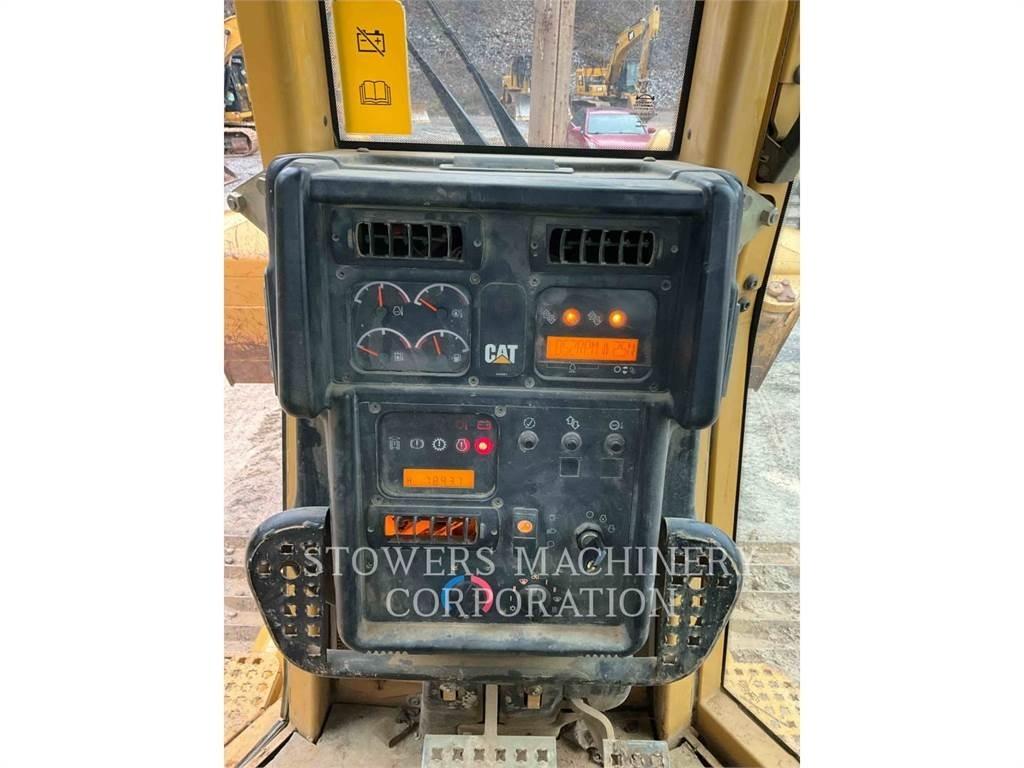 CAT D5NXL Pásové dozery