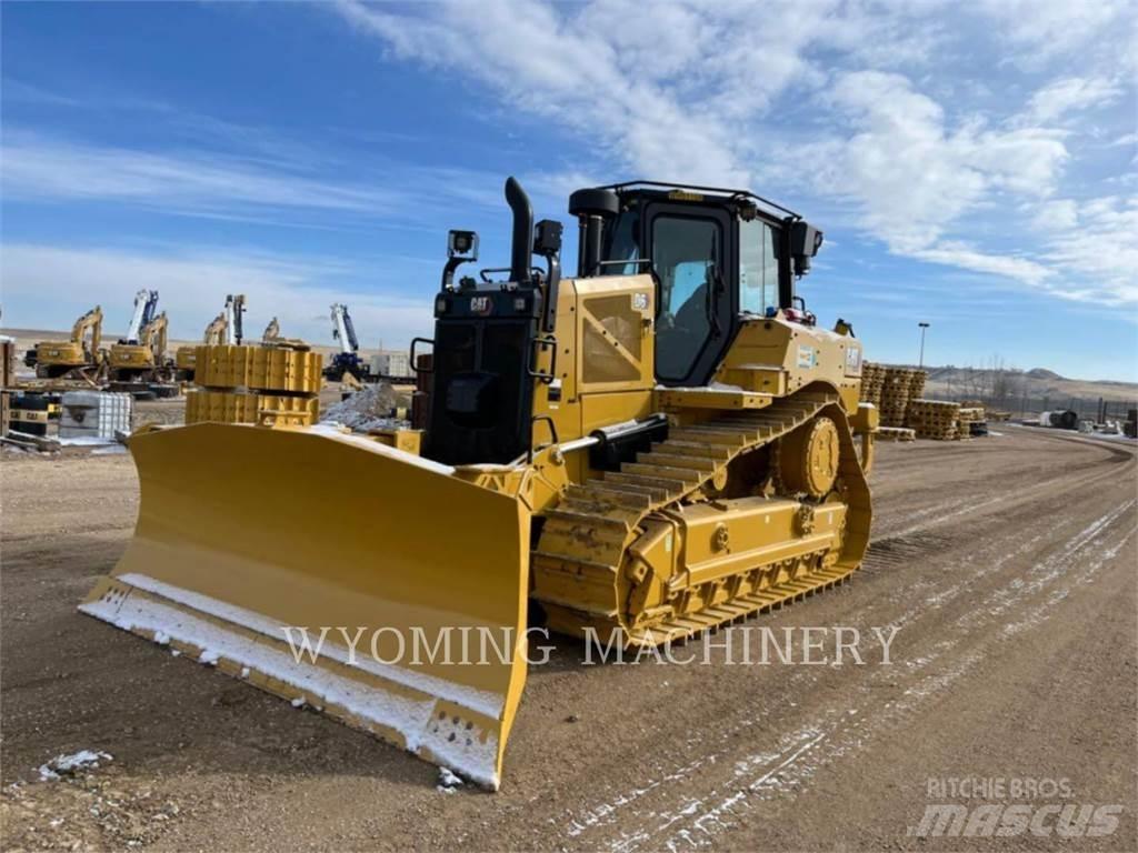 CAT D6 Pásové dozery