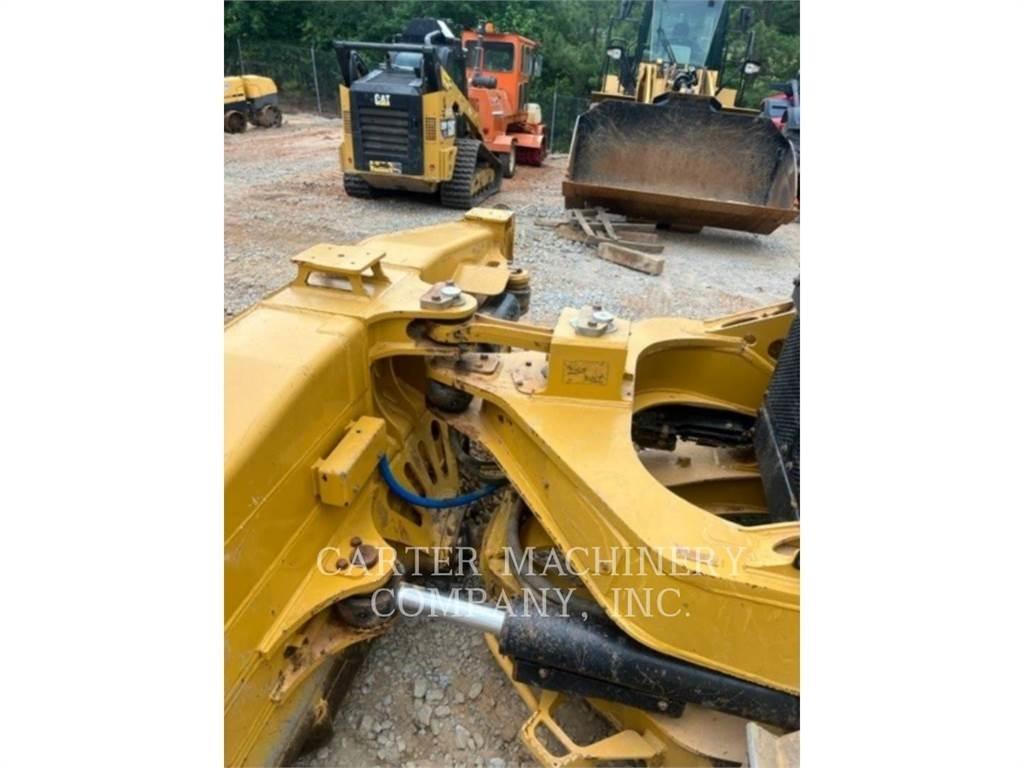CAT D6 Pásové dozery