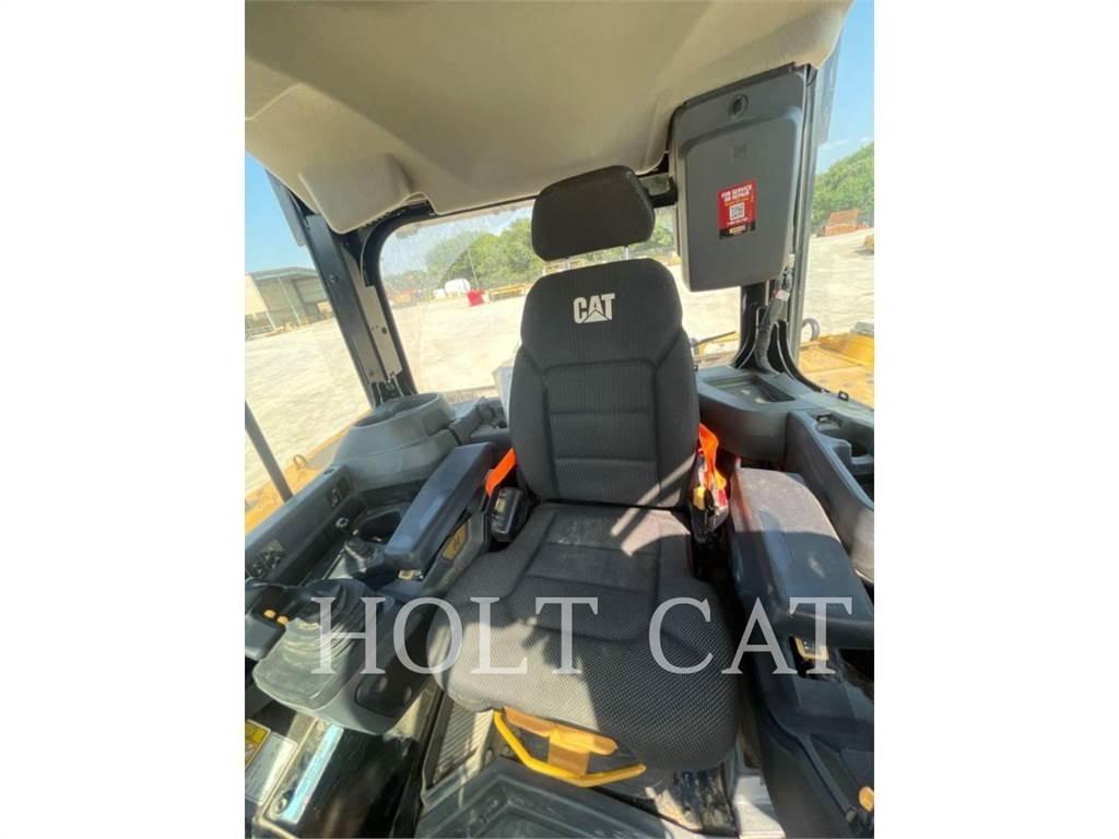 CAT D6 Pásové dozery