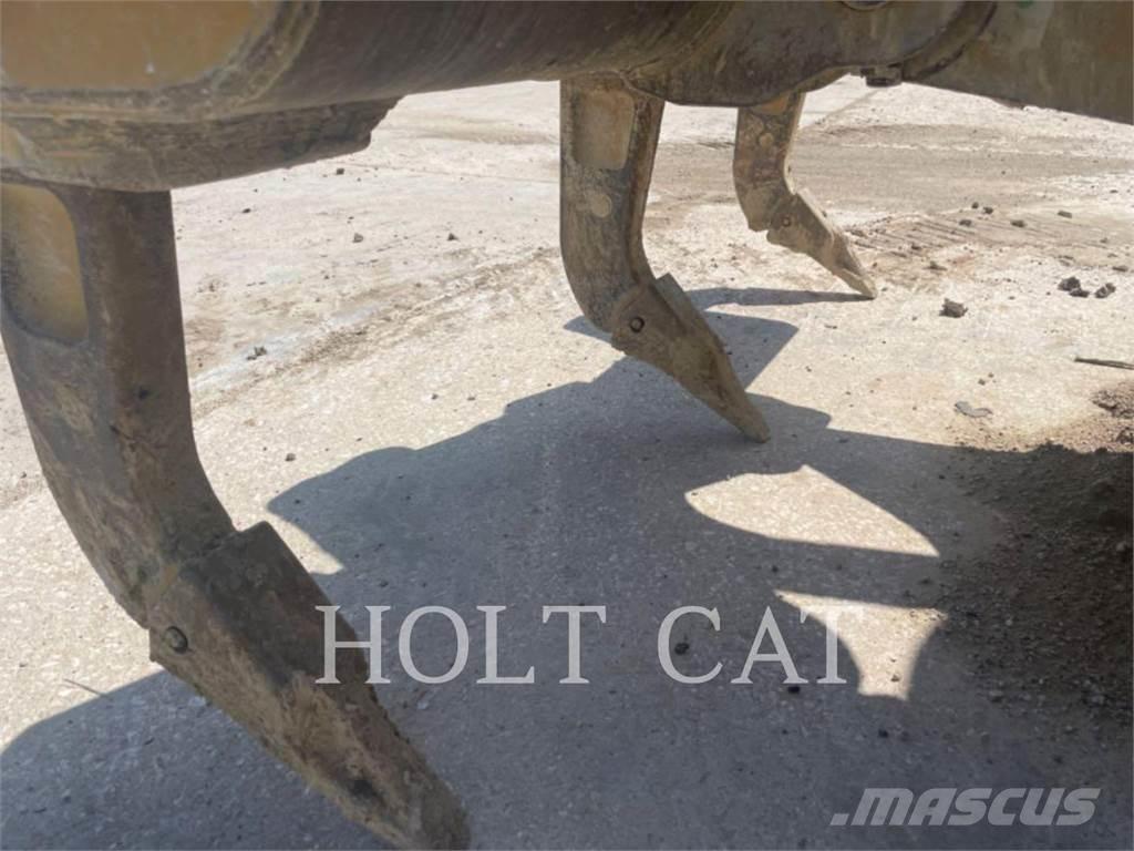 CAT D6 Pásové dozery