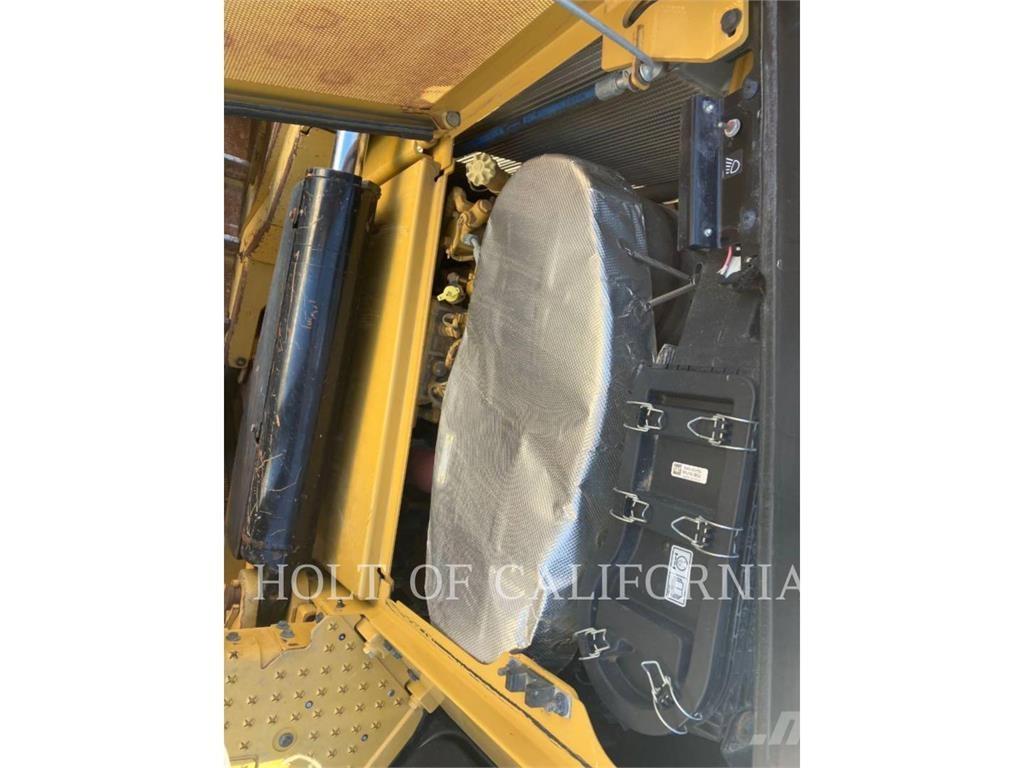 CAT D6 3D Pásové dozery