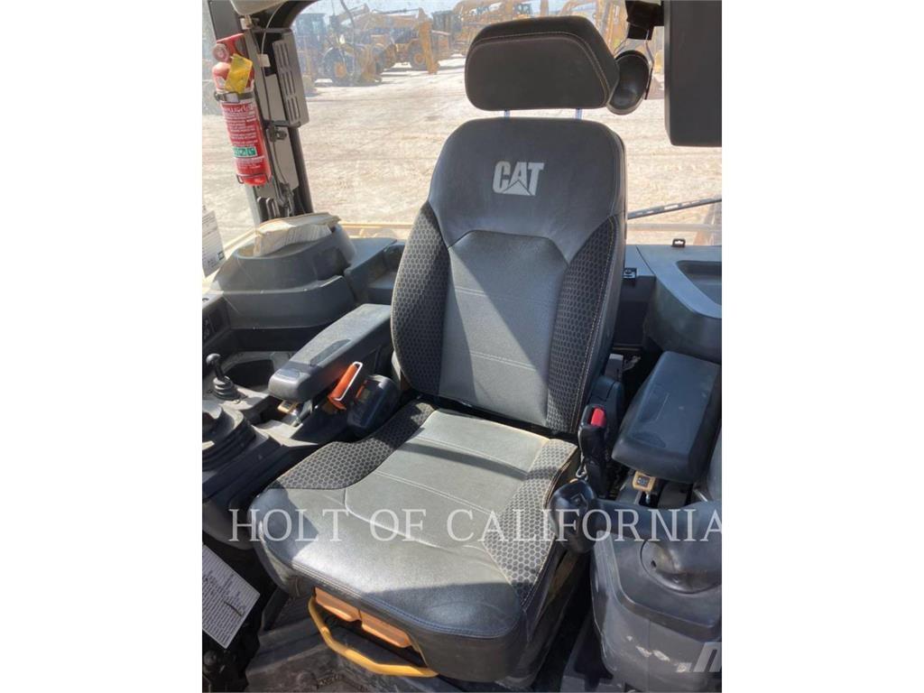 CAT D6 PA 3D Pásové dozery