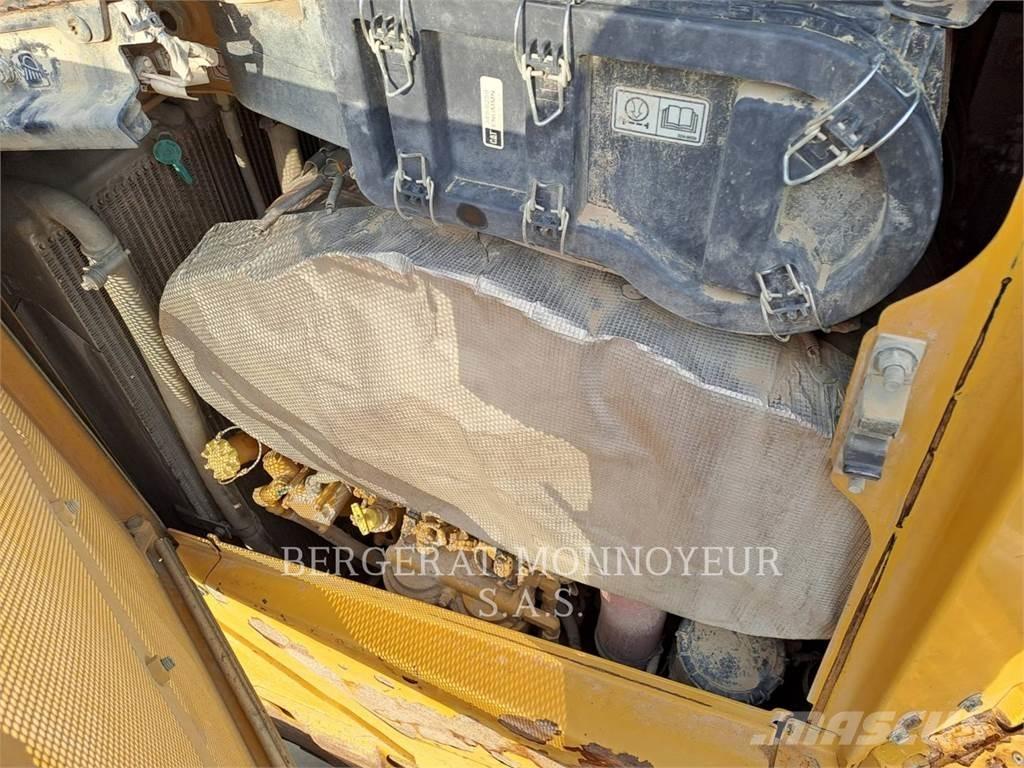 CAT D6 XE Pásové dozery