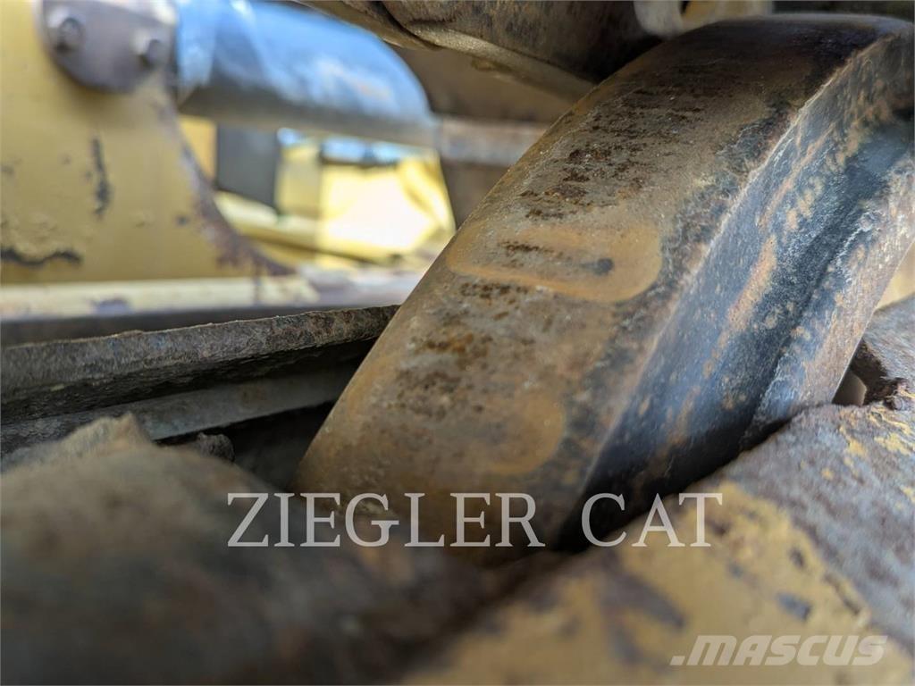 CAT D6K2 Pásové dozery