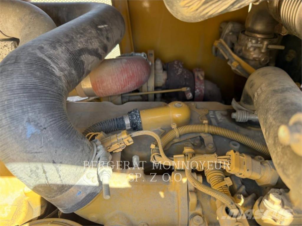 CAT D6K2LGP Pásové dozery