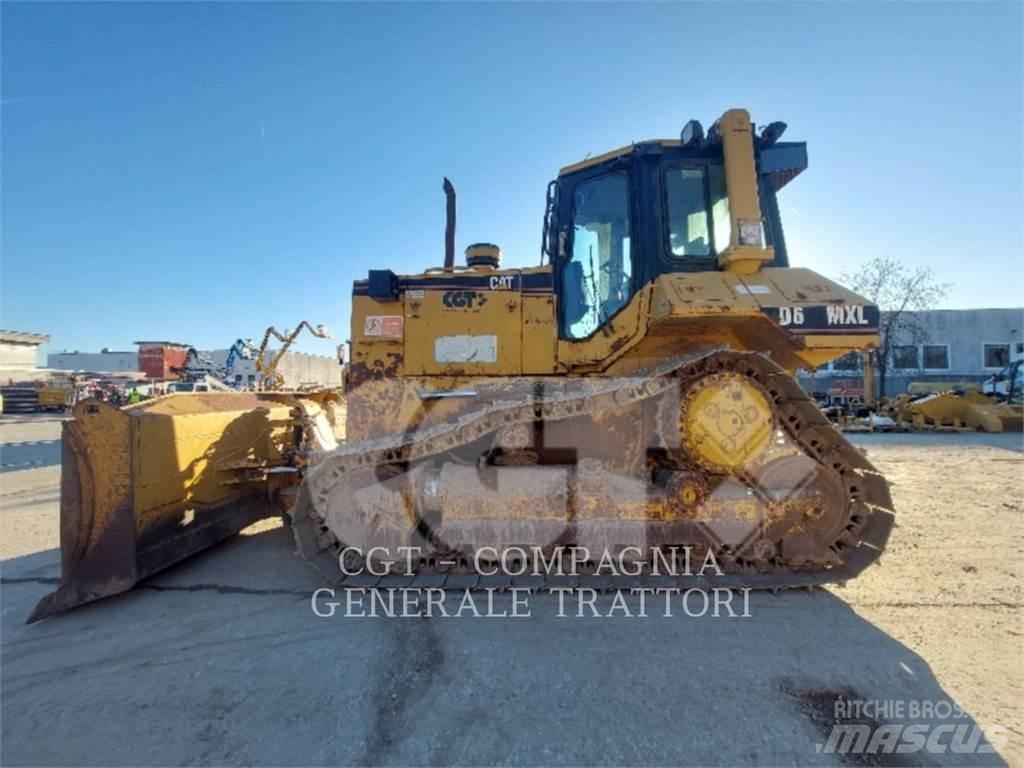 CAT D6M Pásové dozery