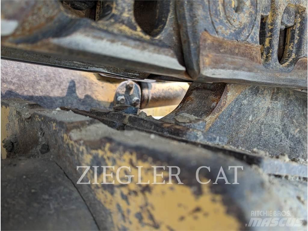 CAT D6N Pásové dozery