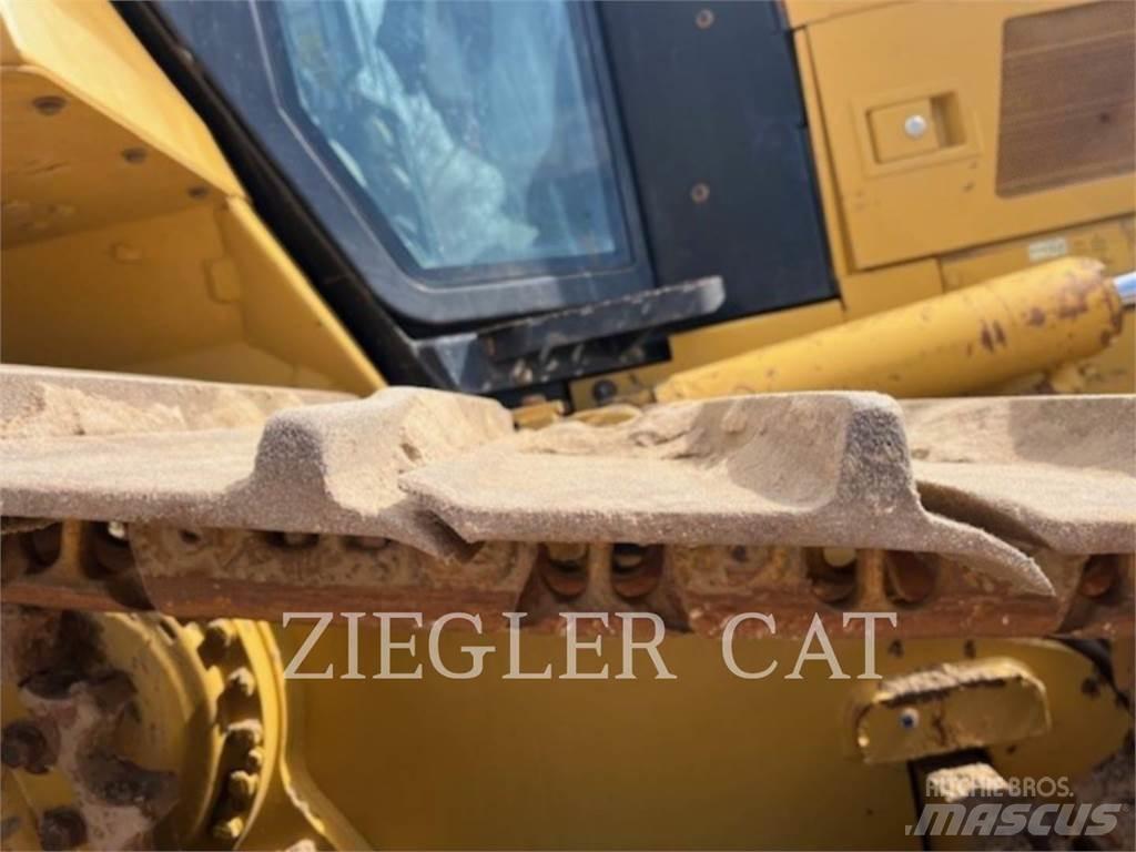 CAT D6N Pásové dozery