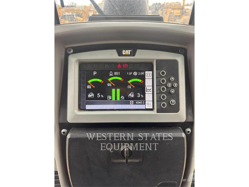 CAT D6N Pásové dozery