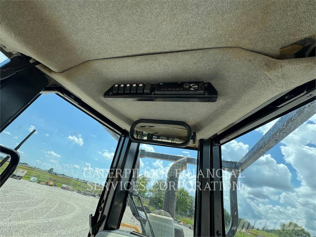 CAT D6NLGP Pásové dozery