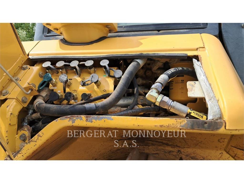 CAT D6NXL Pásové dozery