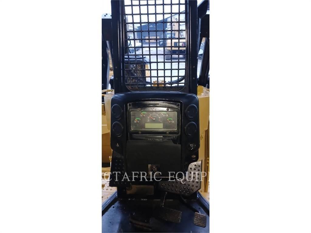 CAT D6R2 Pásové dozery