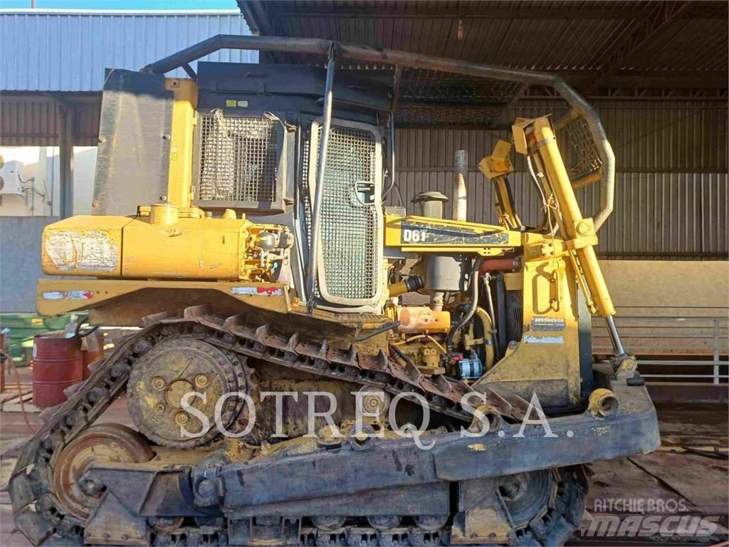 CAT D6T Pásové dozery