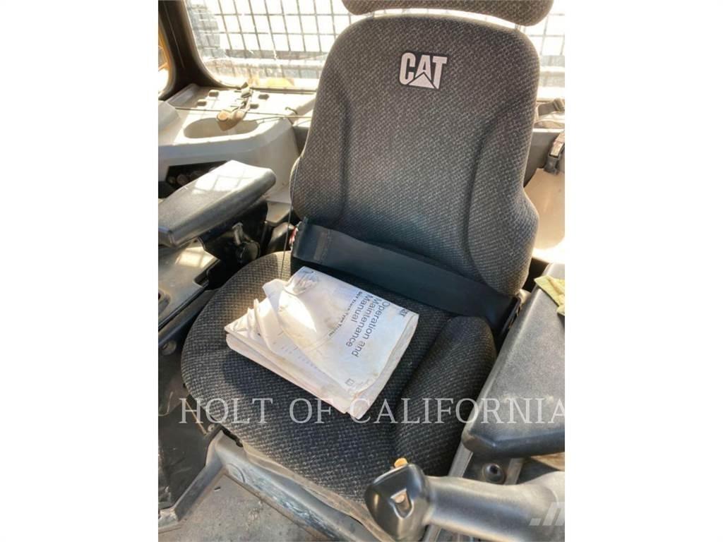 CAT D6T Pásové dozery