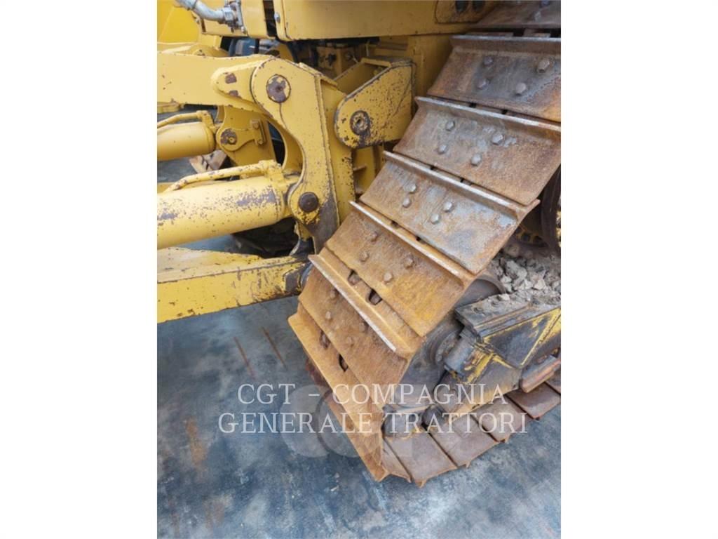 CAT D6T Pásové dozery